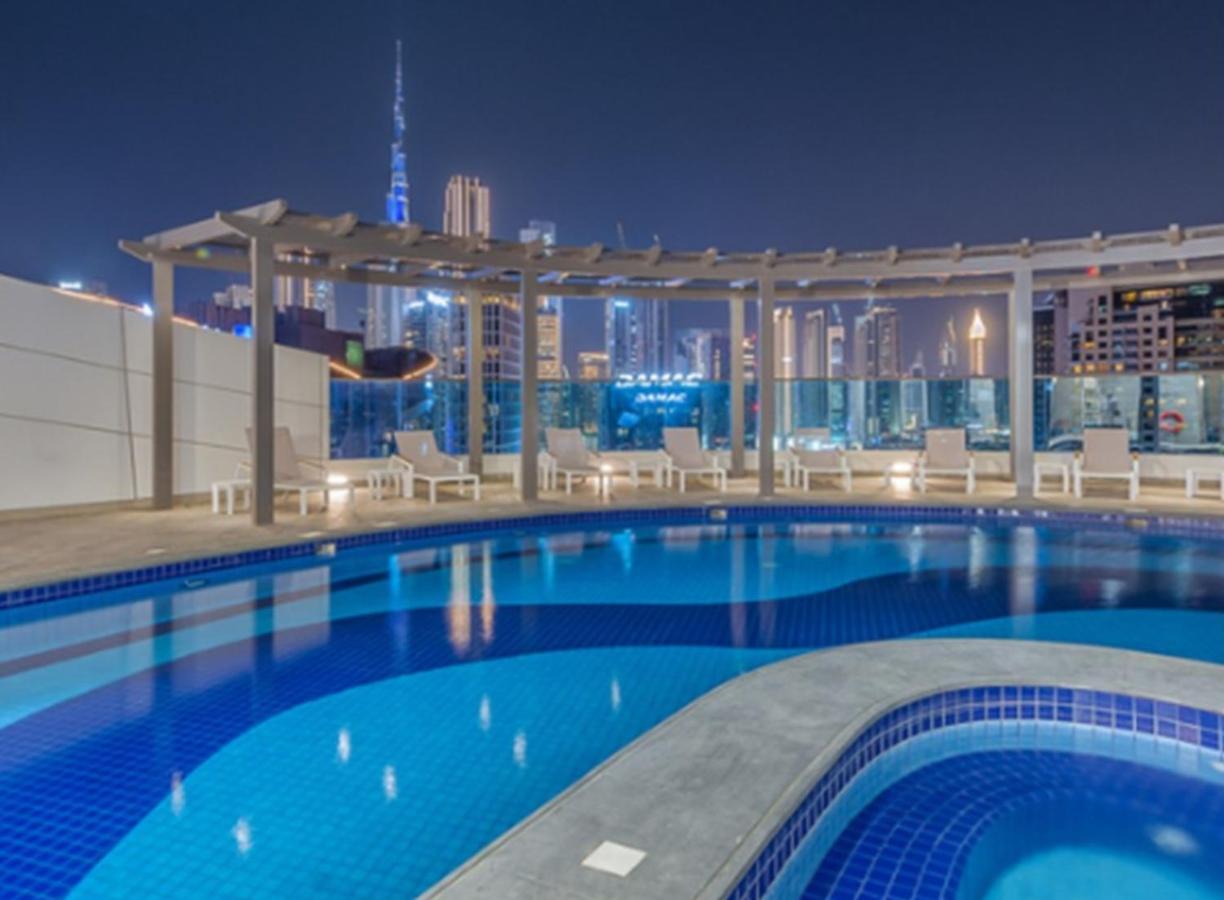 Elegant 2Br View With Rooftop Pool The Bay Дубай Екстериор снимка