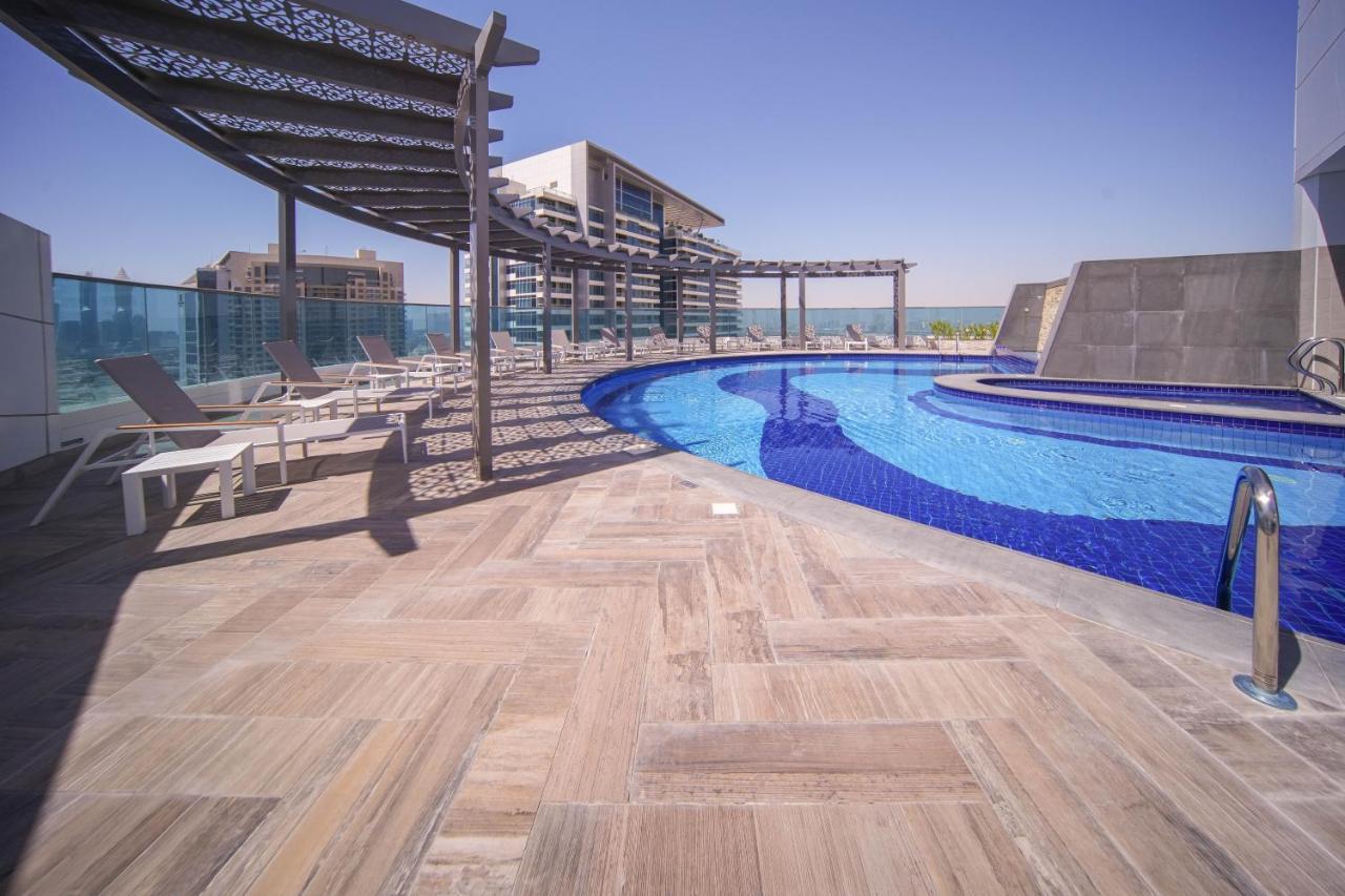 Elegant 2Br View With Rooftop Pool The Bay Дубай Екстериор снимка