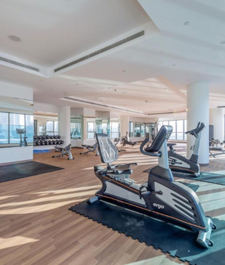 Elegant 2Br View With Rooftop Pool The Bay Дубай Екстериор снимка
