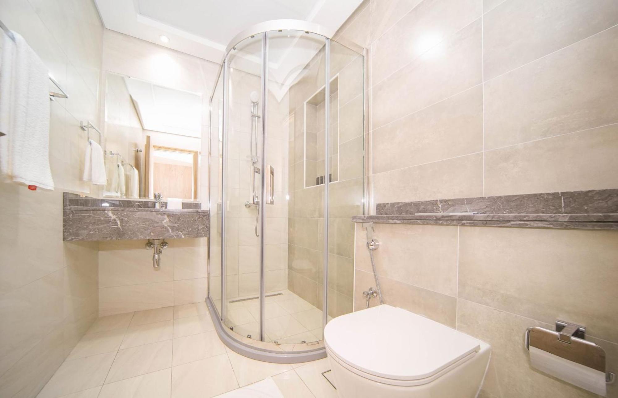 Elegant 2Br View With Rooftop Pool The Bay Дубай Екстериор снимка